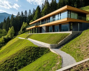 Обустройство участка со сложным рельефом: инженерные решения для склонов